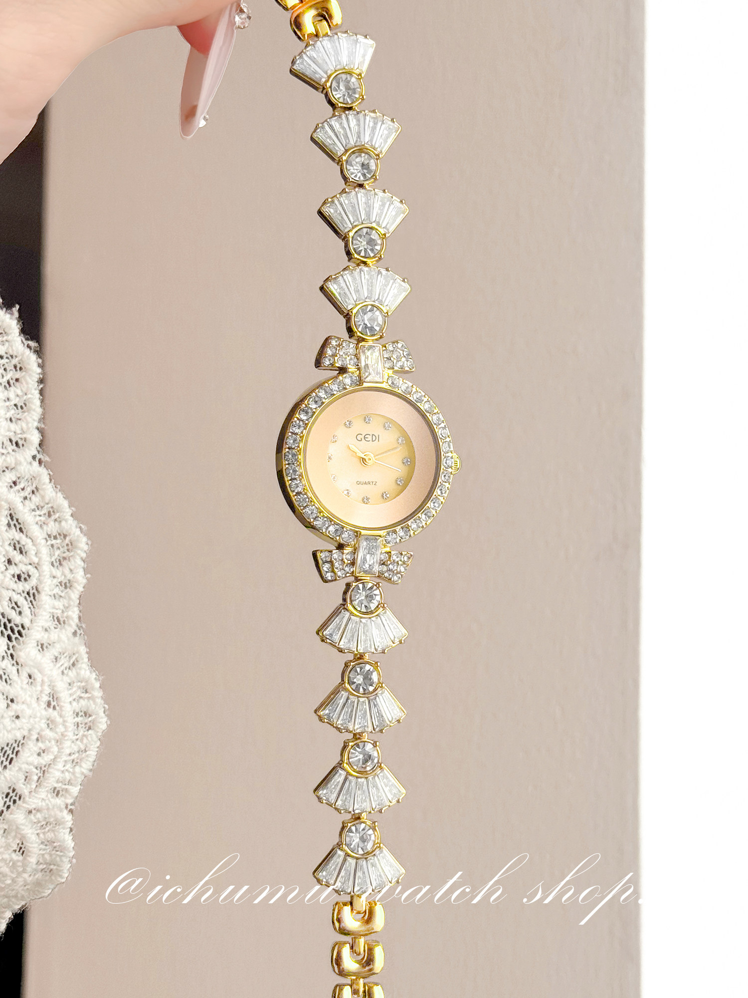 Leather Bracelet - Meerjungfrauen-Damenuhr: Luxuriöse Nischen-Diamantarmbanduhr mit Quarzwerk –