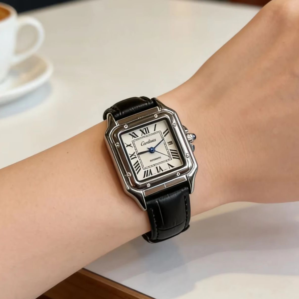 Retro-Quarzuhr für Damen mit q – Cartier Watch Tank Bewertung und Preis