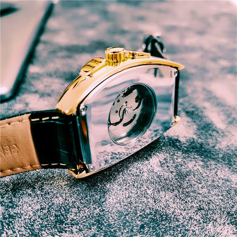 Luxuriöse mechanische Herrenuh – Cartier Watch Tank Bewertung und Preis