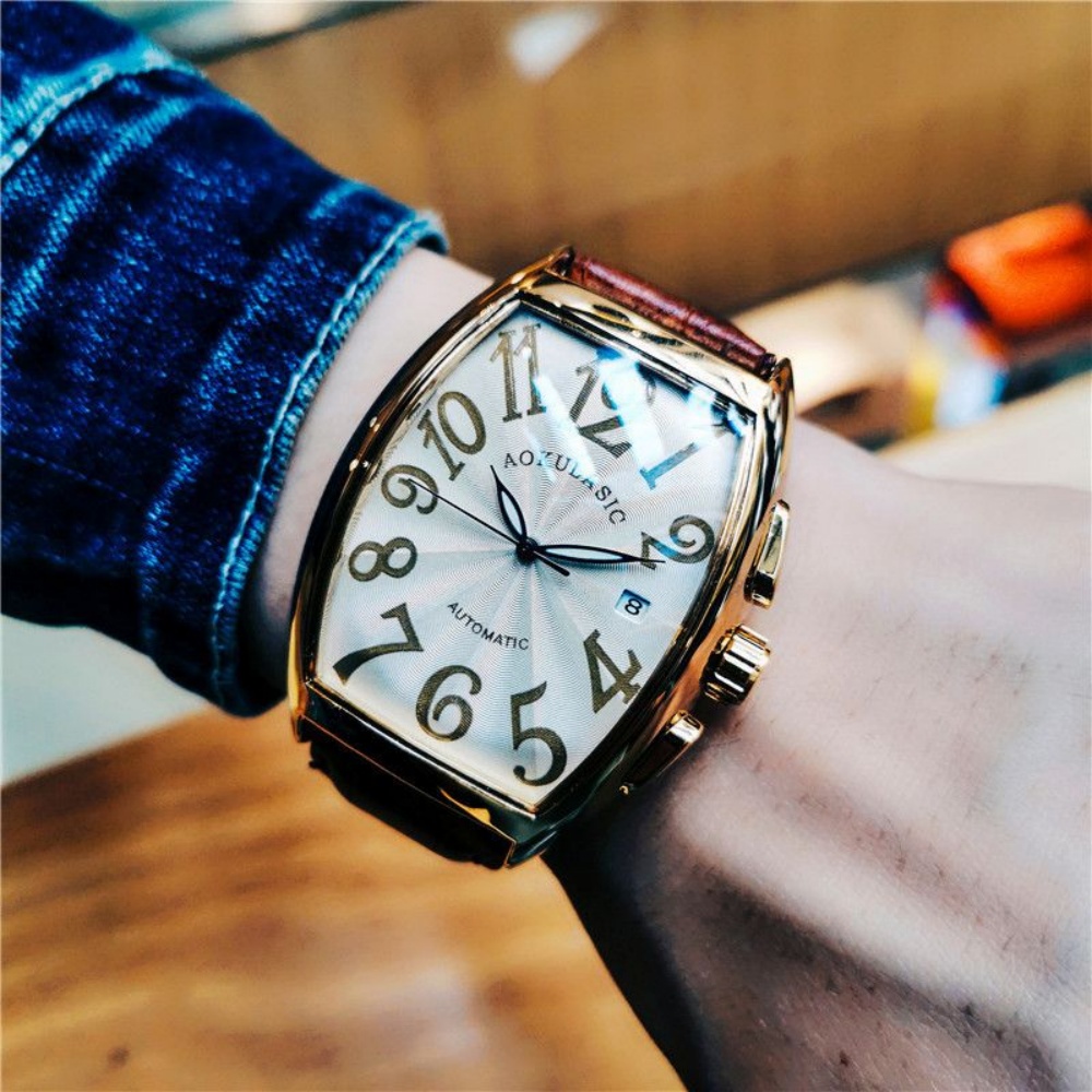 Luxuriöse mechanische Herrenuh – Cartier Watch Tank Bewertung und Preis