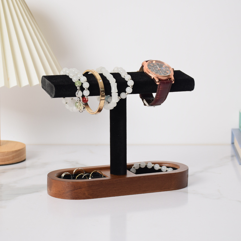 Schmuckständer aus Massivholz  – Jewelry And Watches Stores Bewertung und Preis