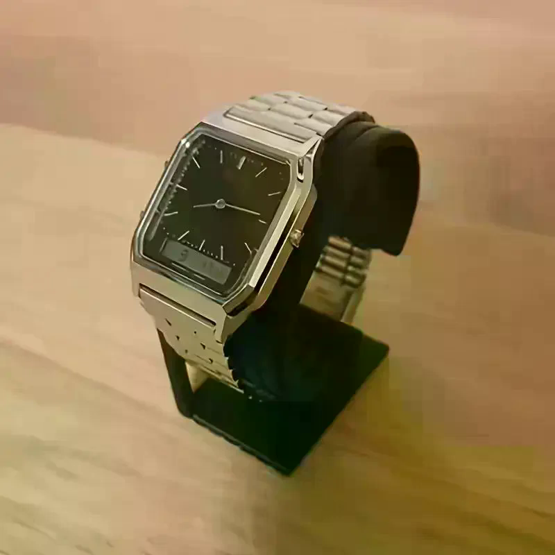 Luxuriöser Marmor-Uhrenständer – Jewelry And Watches Stores Bewertung und Preis